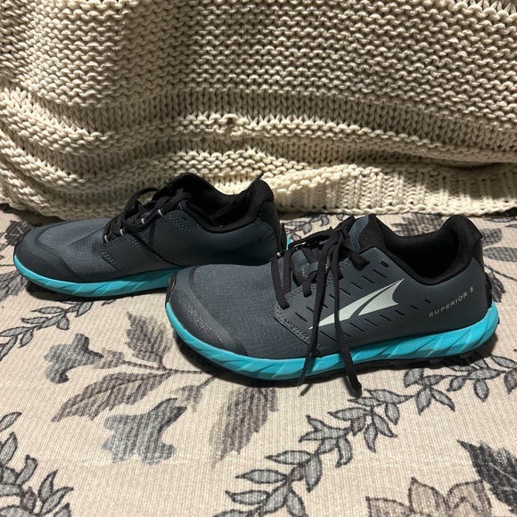 Altra Superior 5 7.5 - Picture 2 of 5